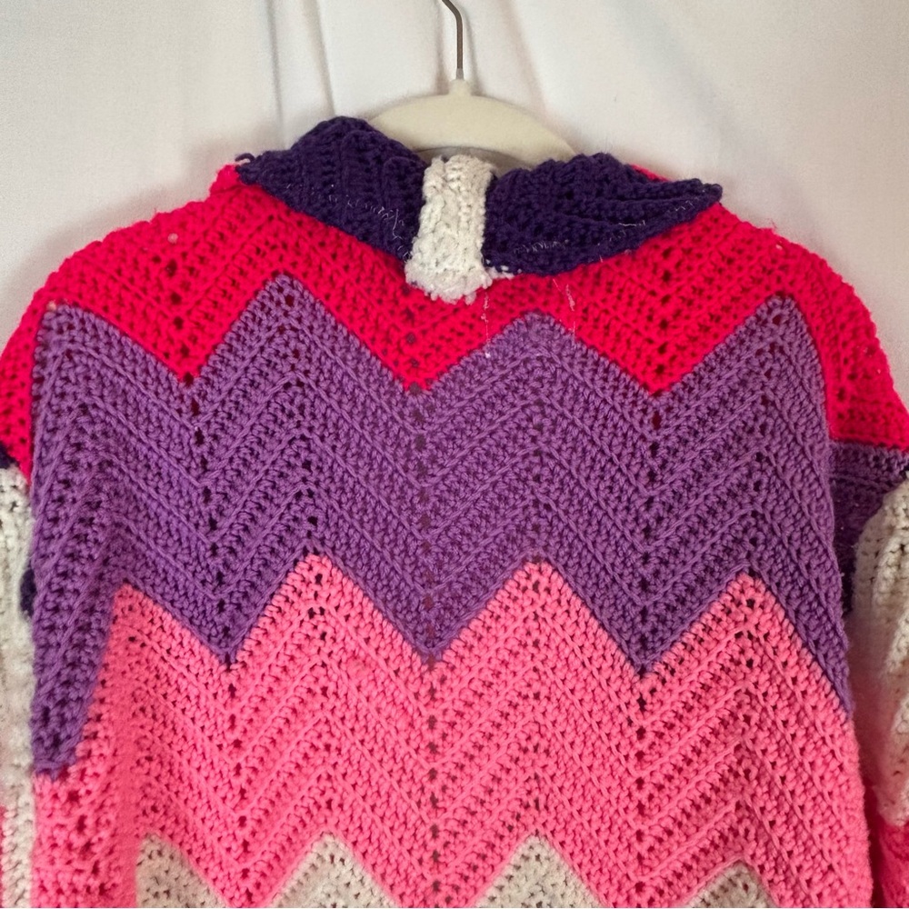 Handmade Purples, Red, Pink, White Chevron Knit Women's Cadigan - Picture 9 of 15